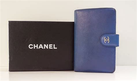 chanel wallet consignment.